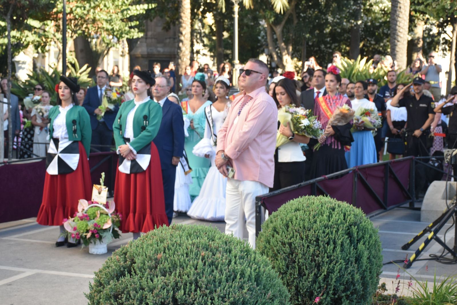 Los ceutíes vuelven a encontrarse con su Madre entre flores, esperanza y lágrimas contenidas