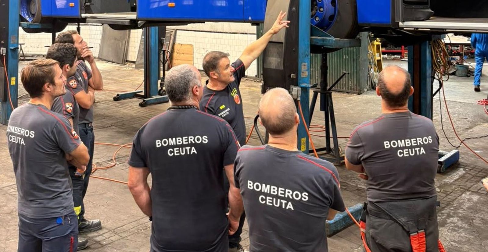 El SEIS se forma en técnicas de rescate en los nuevos autobuses eléctricos e híbridos