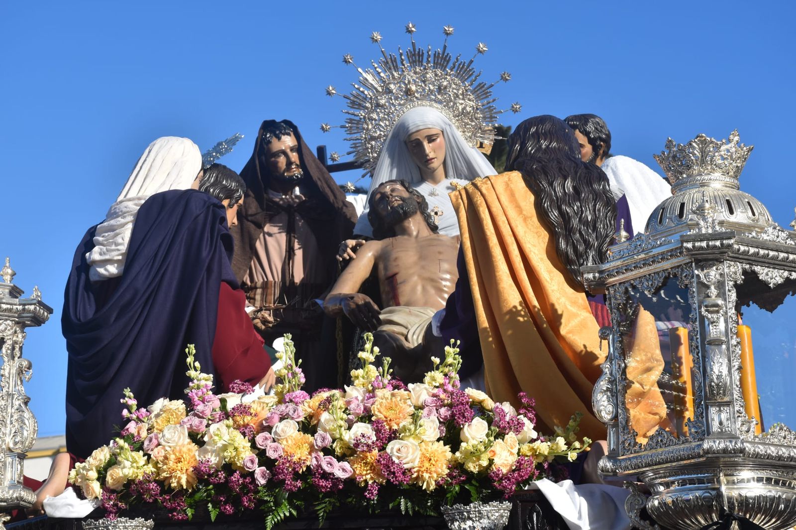 Paz, piedad y silencio desde la falda del Hacho