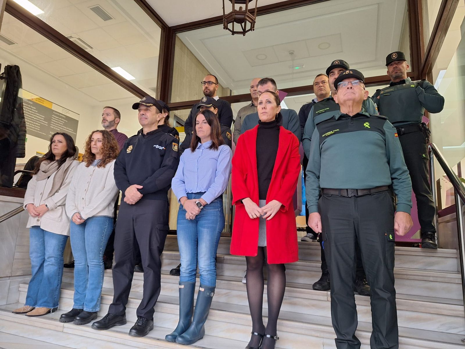 La Delegación del Gobierno en Ceuta guardando un minuto de silencio este miércoles