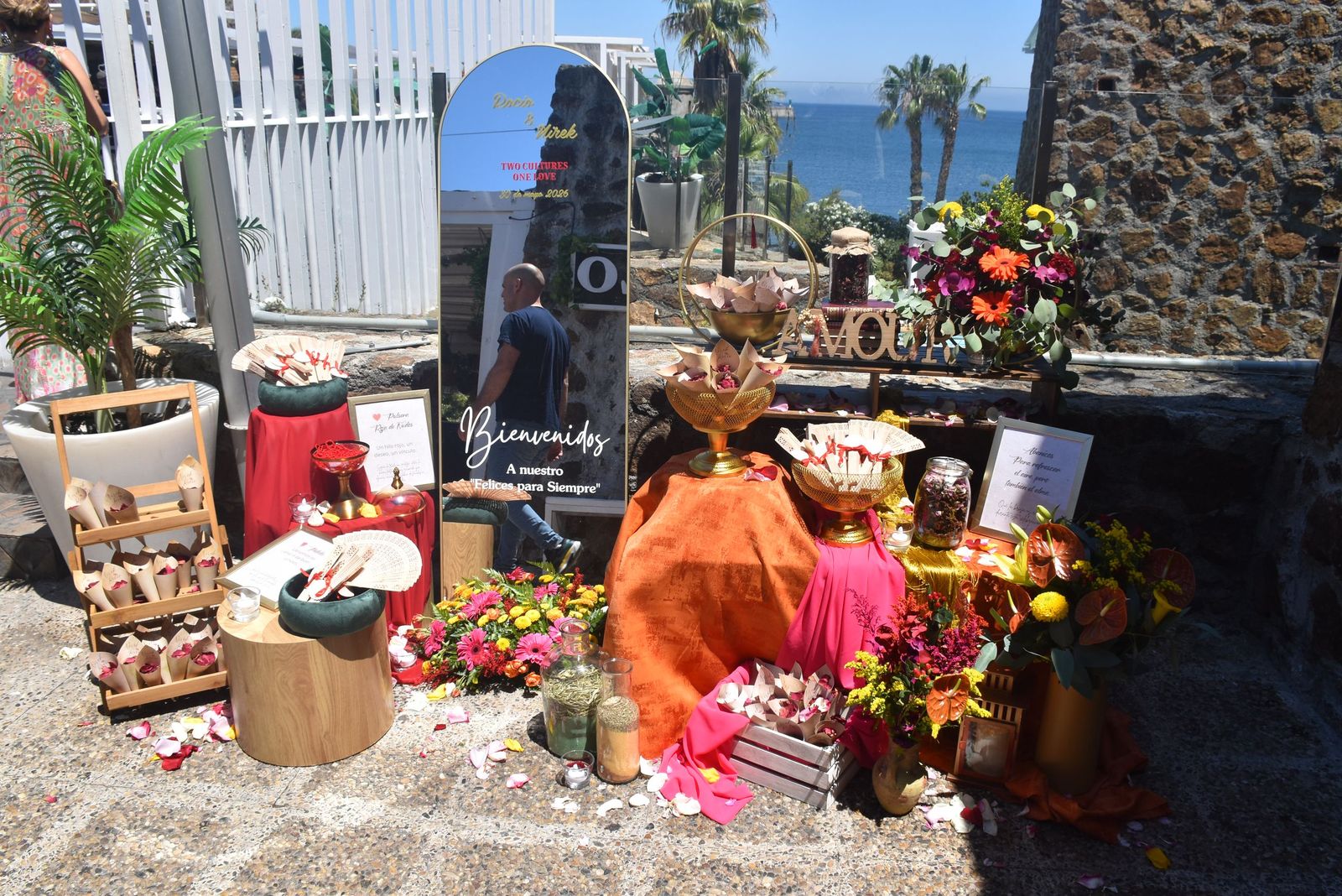 Direk y Rocío sellan su amor bajo el cielo de Ceuta
