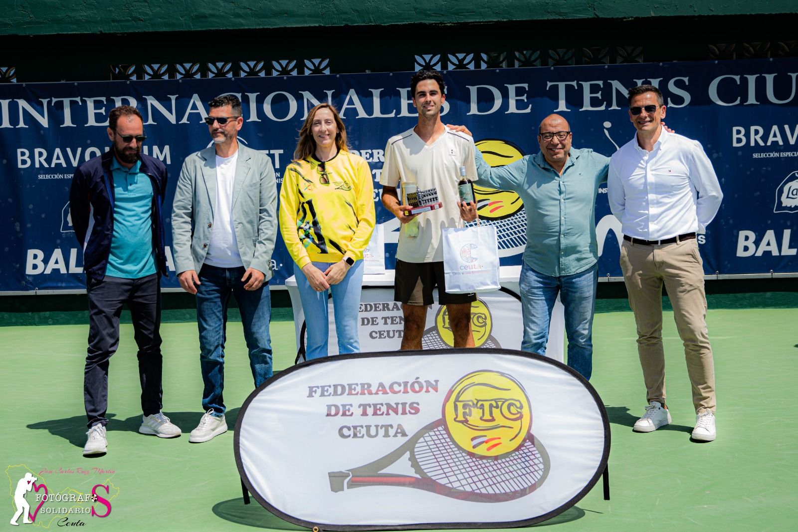 Entrega de trofeos de los primeros clasificados del 'Torneo'