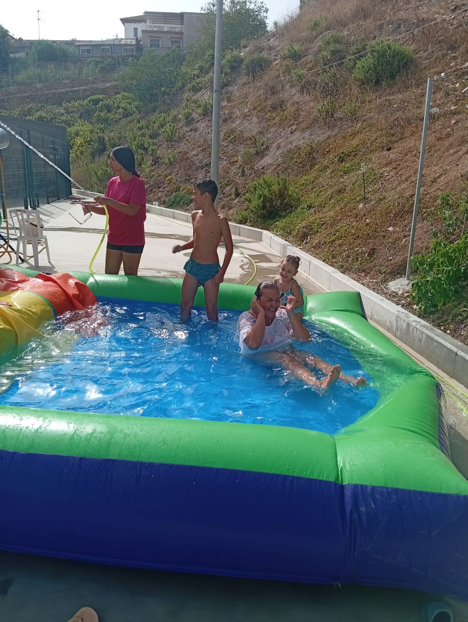 Los más pequeños de Juan XXIII disfrutan de su fiesta del agua
