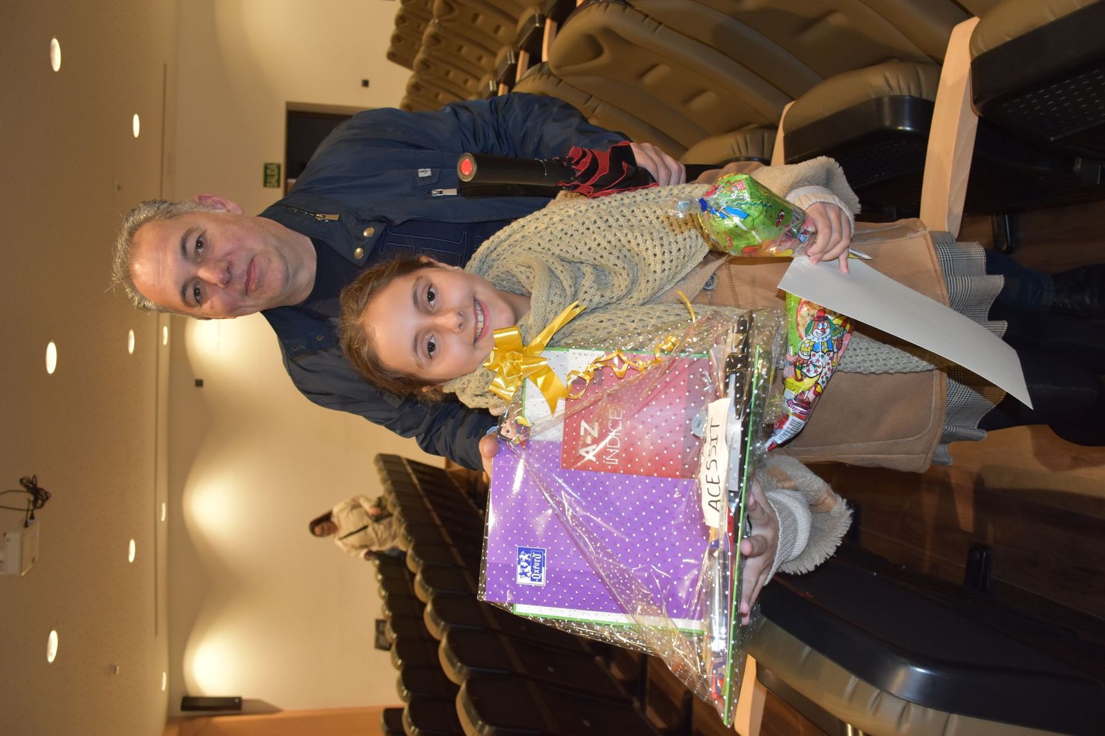 La entrega de premios de la FAMPA por la confección de tarjetas navideñas, en imágenes