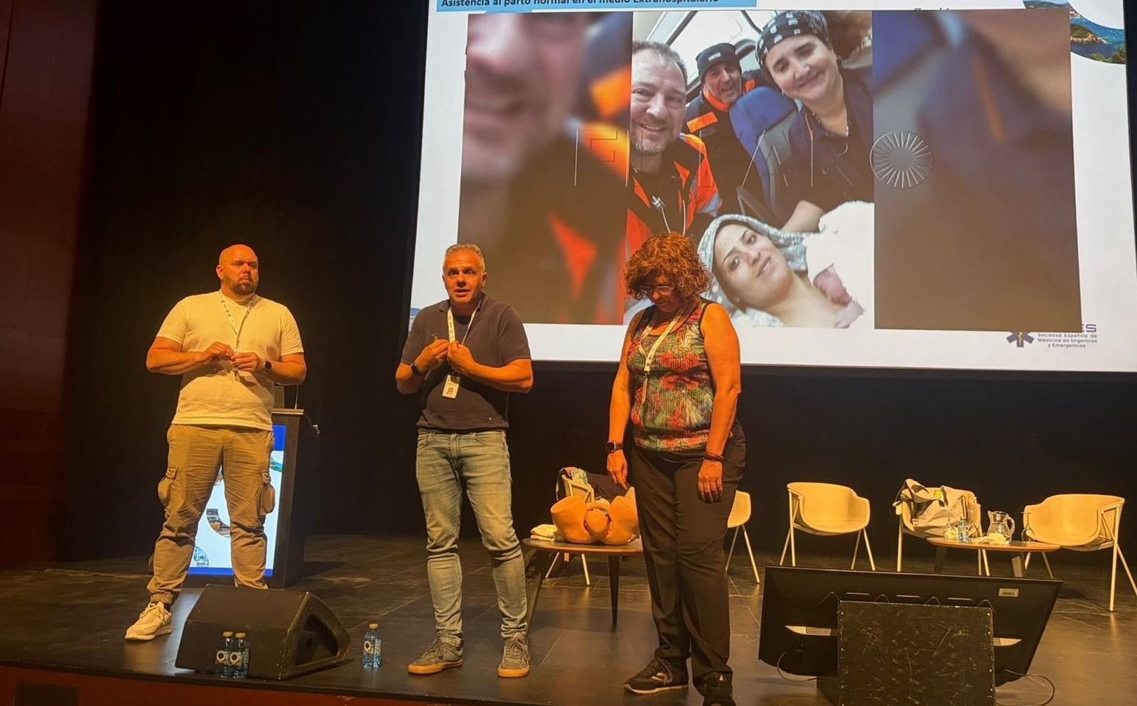 El matrón Luciano Rodríguez y el enfermero de Urgencias Alejandro Artero, en el 36º Congreso Nacional de la Sociedad Española de Medicina de Urgencias y Emergencias (SEMES)