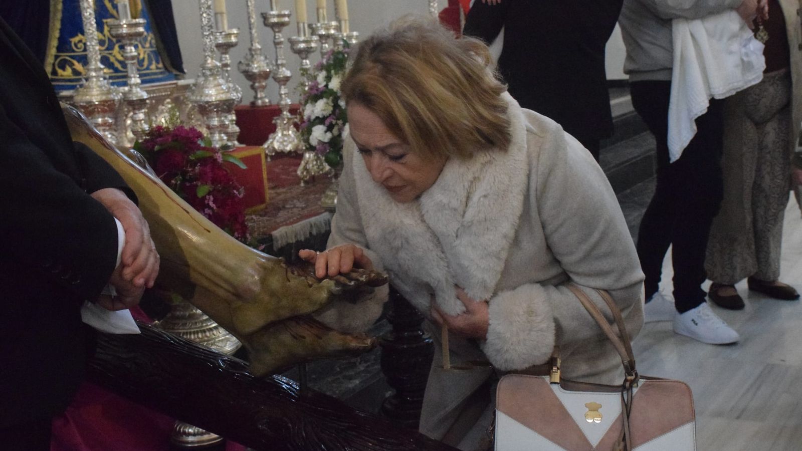 Función Principal y Besapié de la cofradía de la Encrucijada en la parroquia de San José
