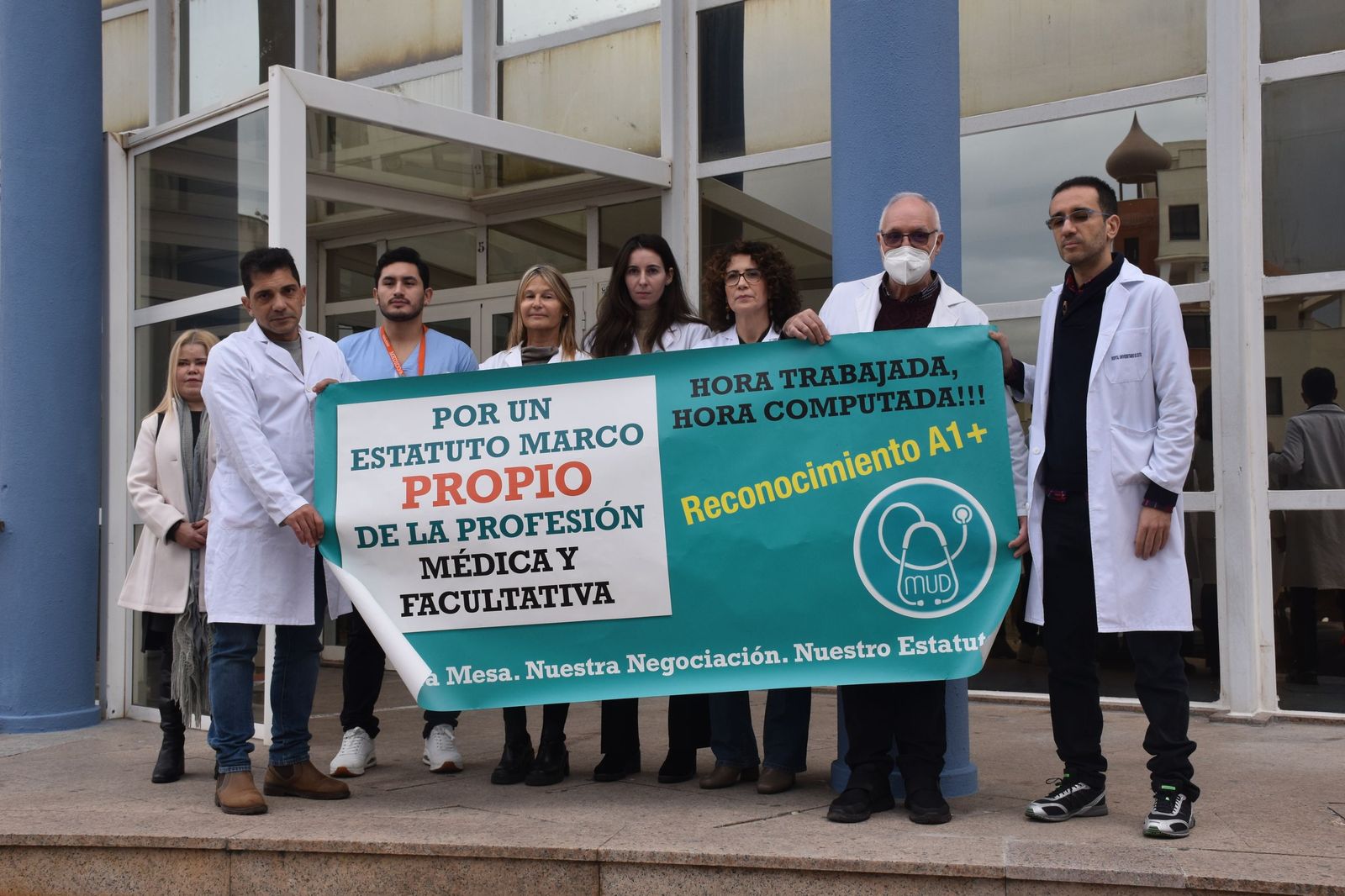 Médicos del Centro de Salud de Recinto, concentrados para exigir un estatuto médico