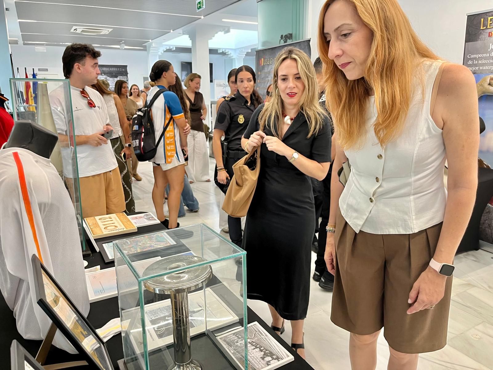 Éxito en la inauguración de la exposición ‘Leyendas del Deporte’ en el Ferrocarril
