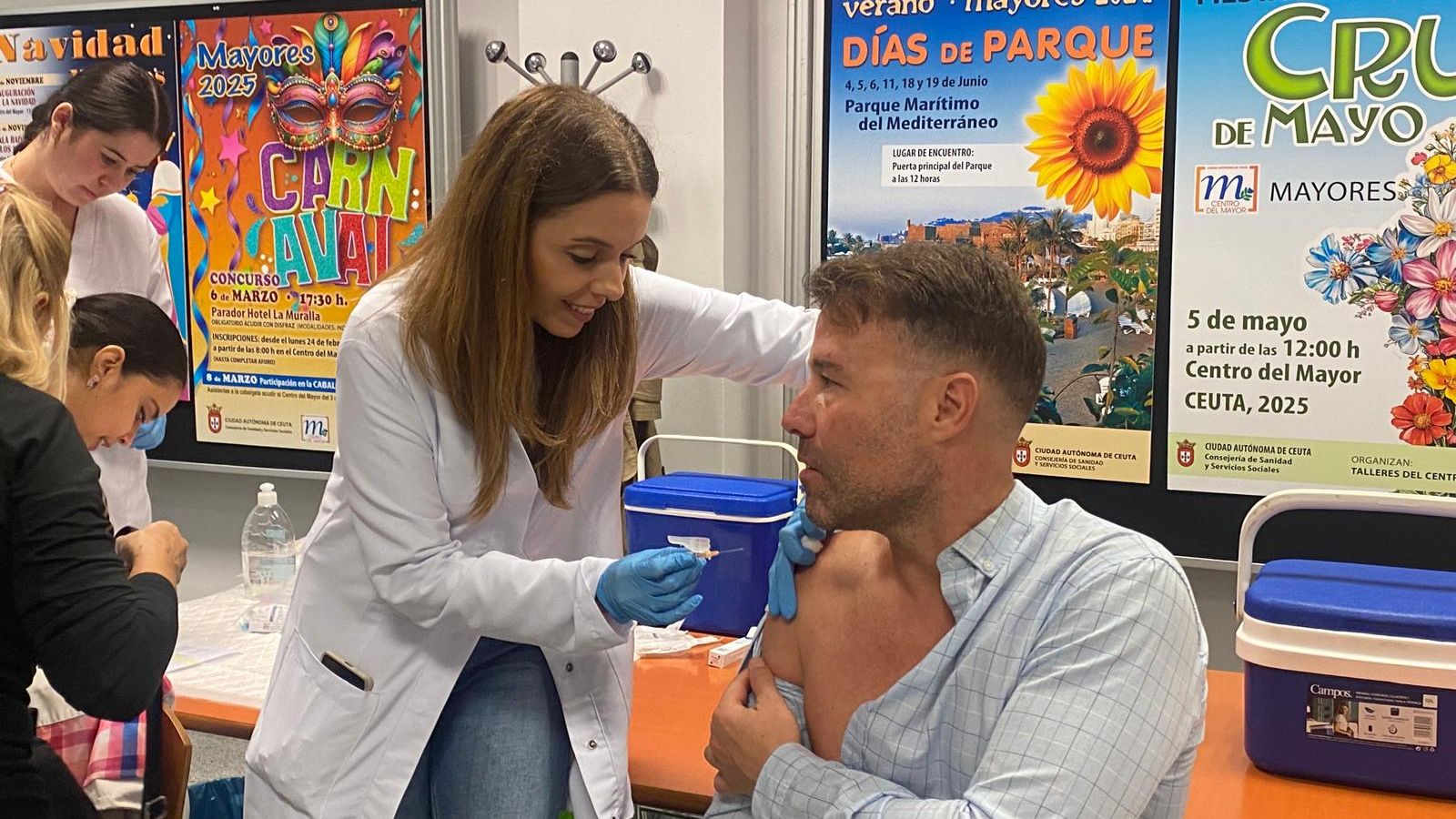 Imágenes de la campaña de vacunación en Plaza de los Reyes.