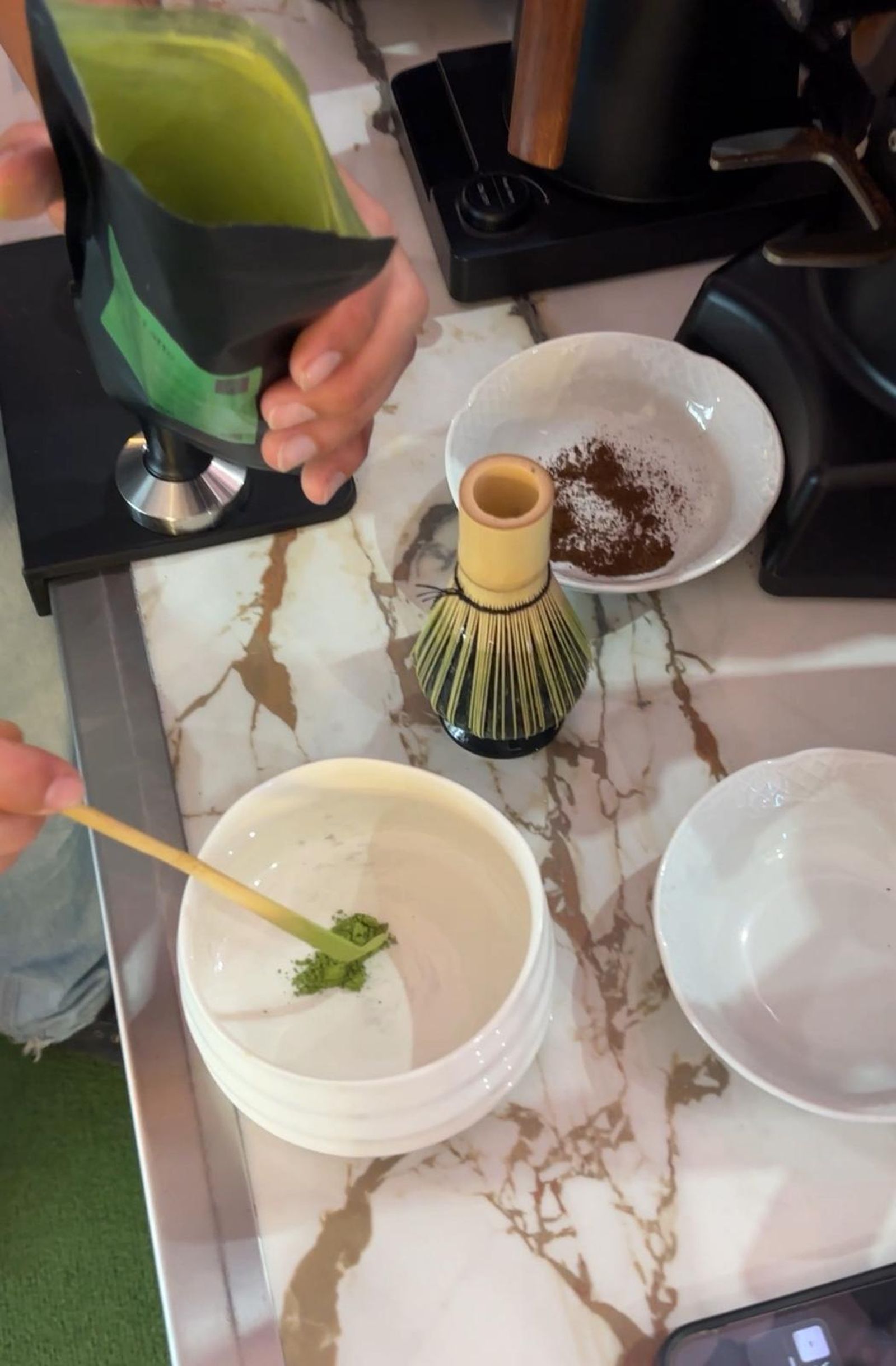 El auge del matcha conquista las cafeterías y despierta la curiosidad de los consumidores en Ceuta