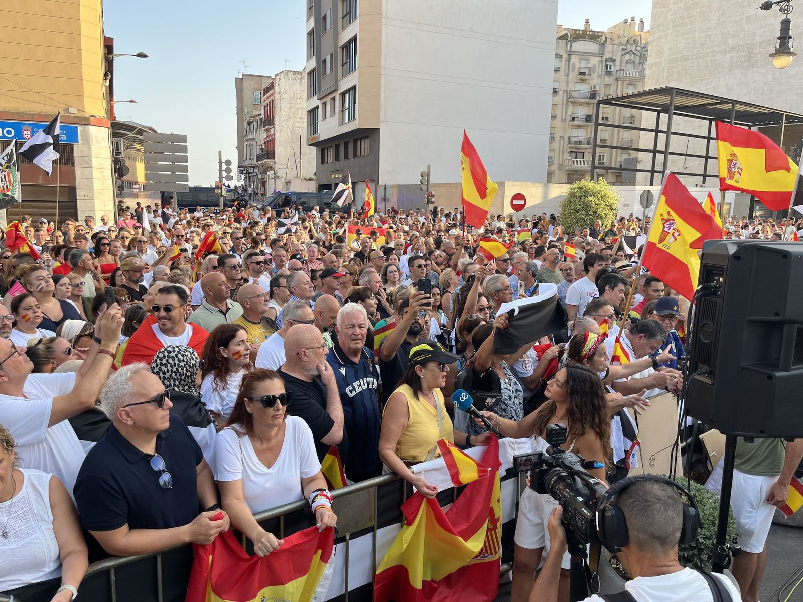 Concentración de las Cuatro Culturas por la convivencia y por soluciones ante la crisis migratoria