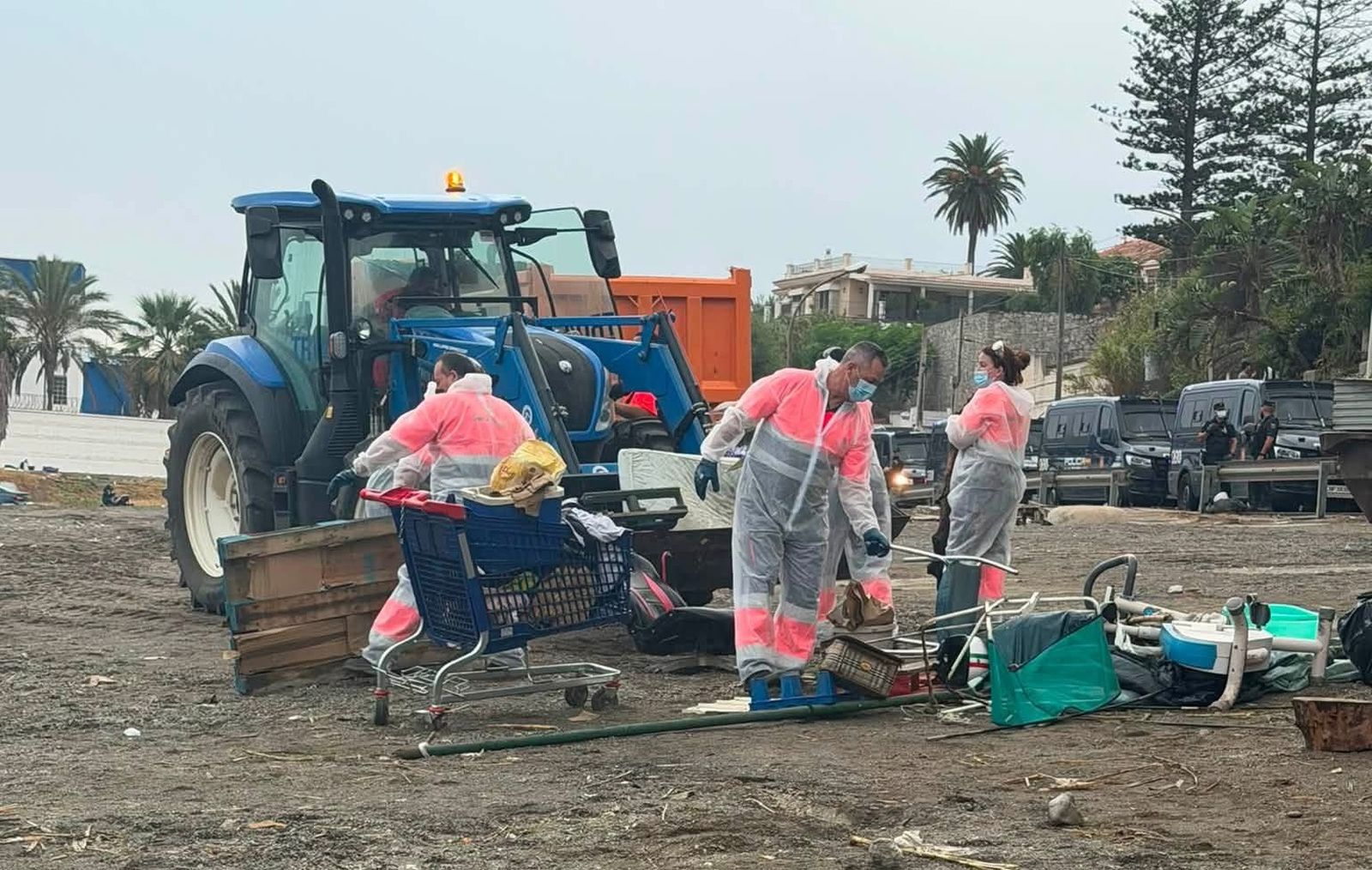 Servilimpce reclama que los asentamientos de Ceuta se desalojen dejando los espacios limpios y alerta del desbordamiento de sus trabajadores
