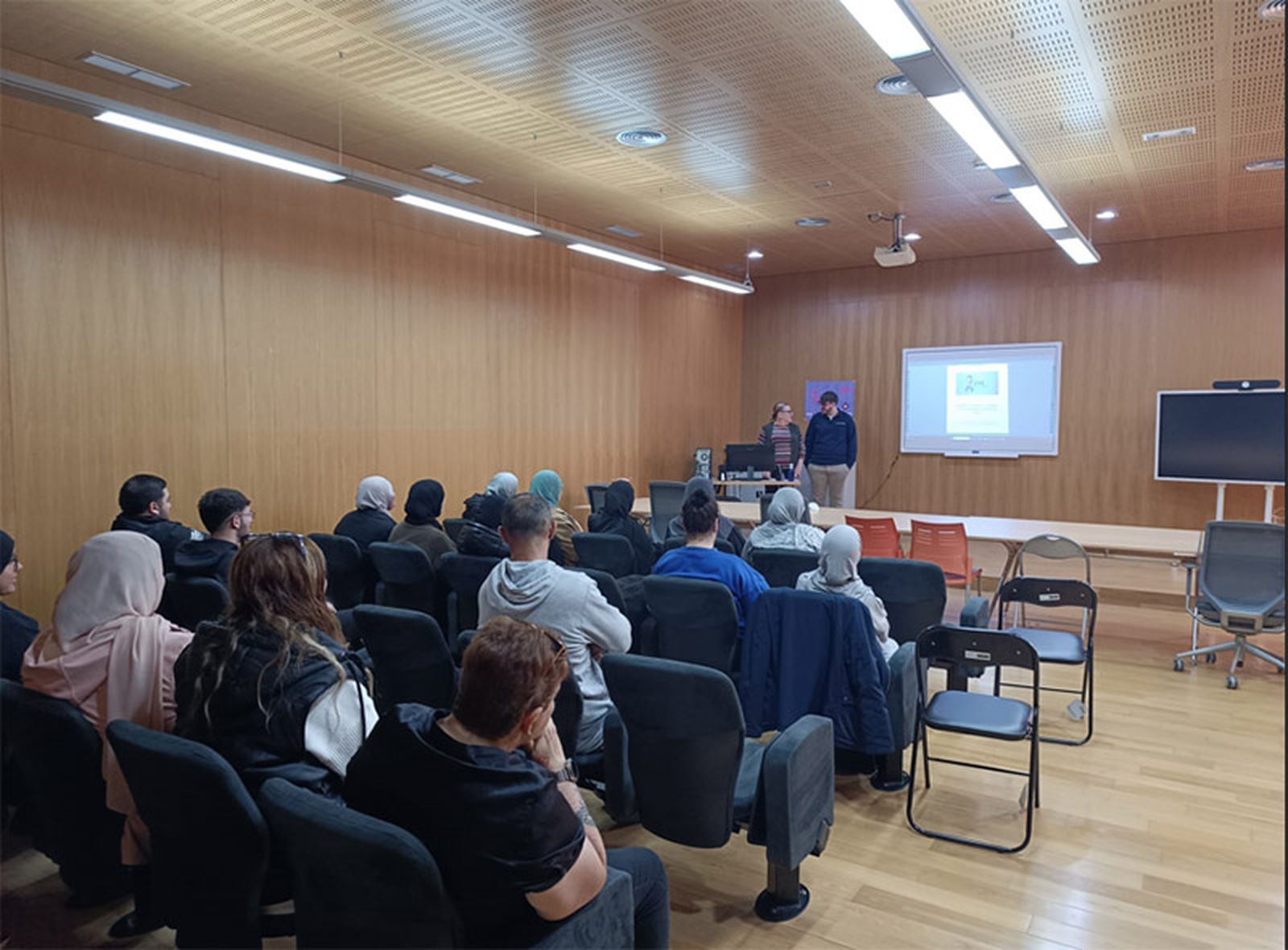 Un momento de la charla celebrada en el centro/FOTO CEDIDA