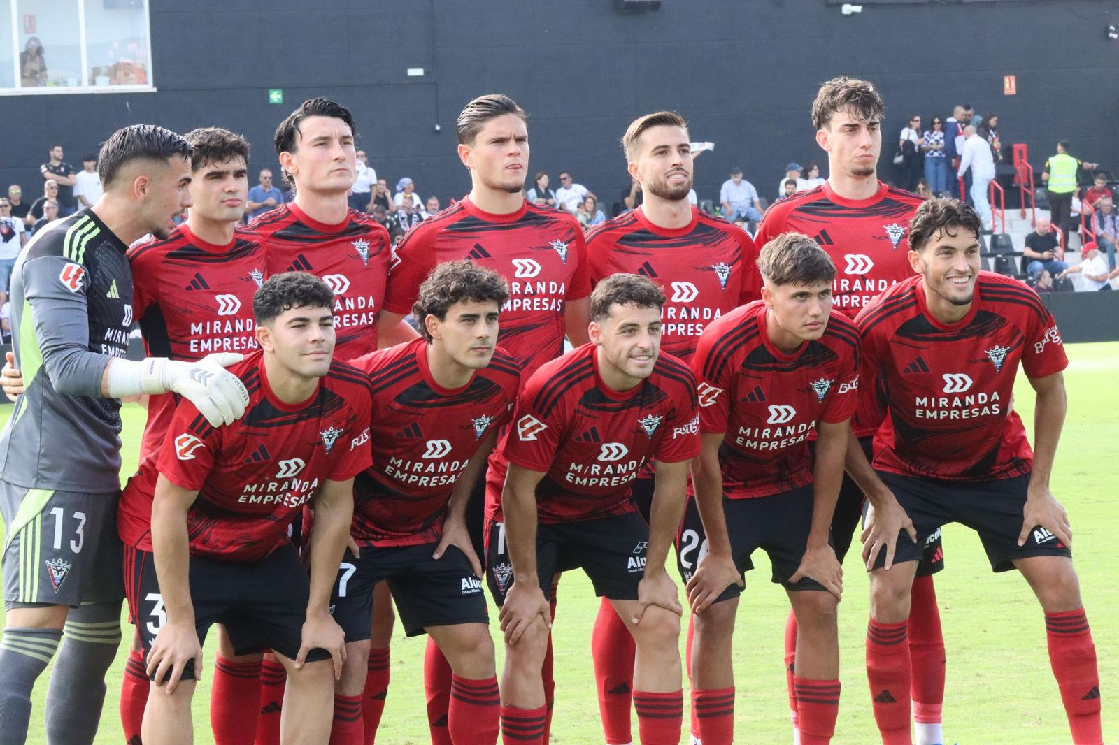El Ceuta pone la directa ante el Mirandés: resumen en fotos