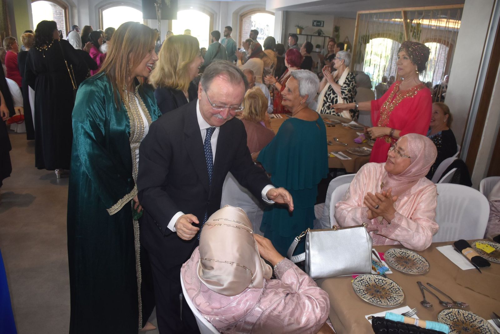 La tradicional Fiesta del Sacrificio reúne a 200 mayores entre música, baile y tradición