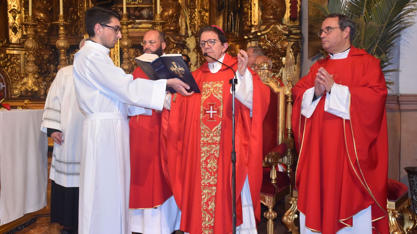 Procesión y bendición de las palmas y misa en el Santuario de África por el Domingo de Ramos