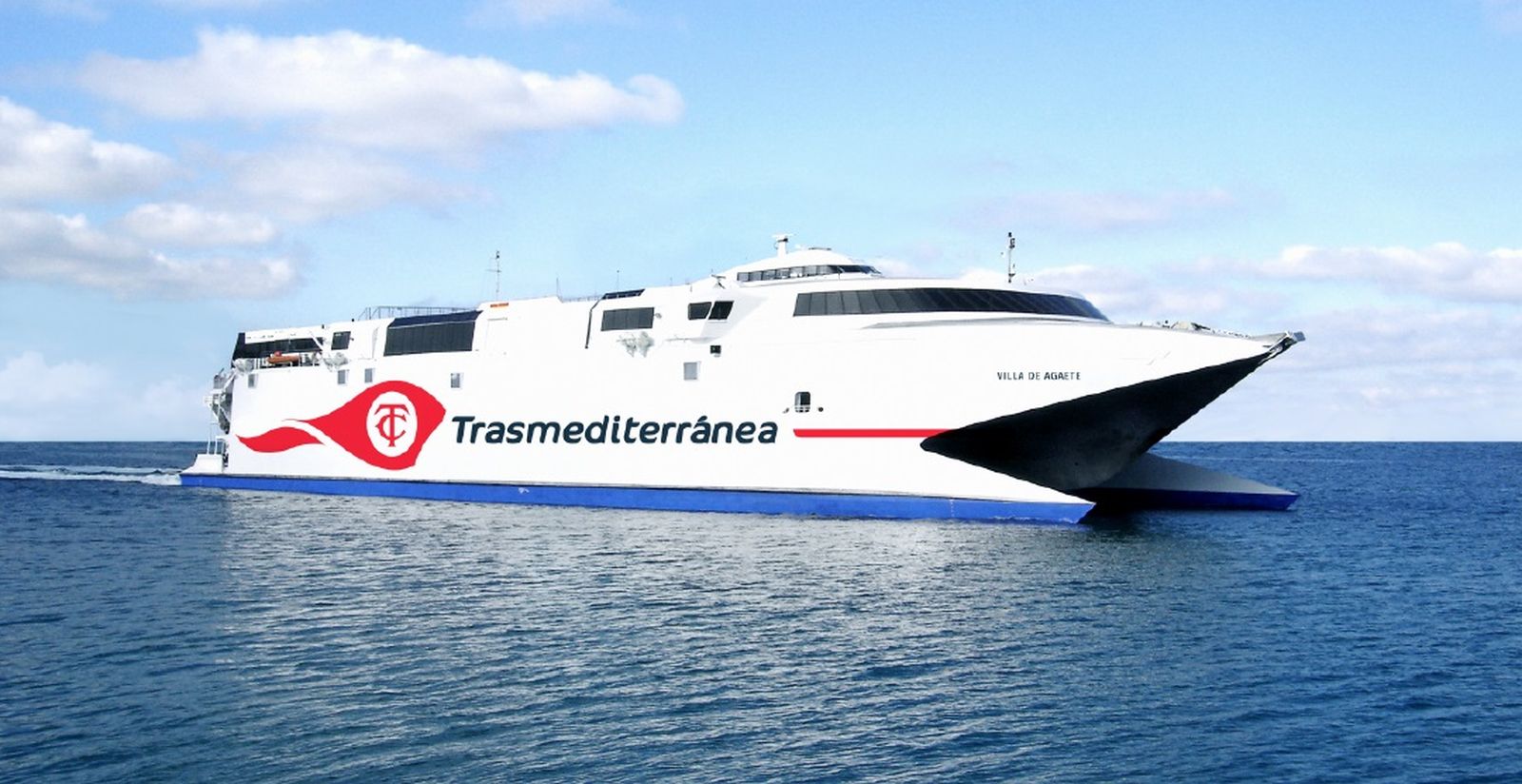 Buque Villa de Agaete de Armas Trasmediterranea navegando