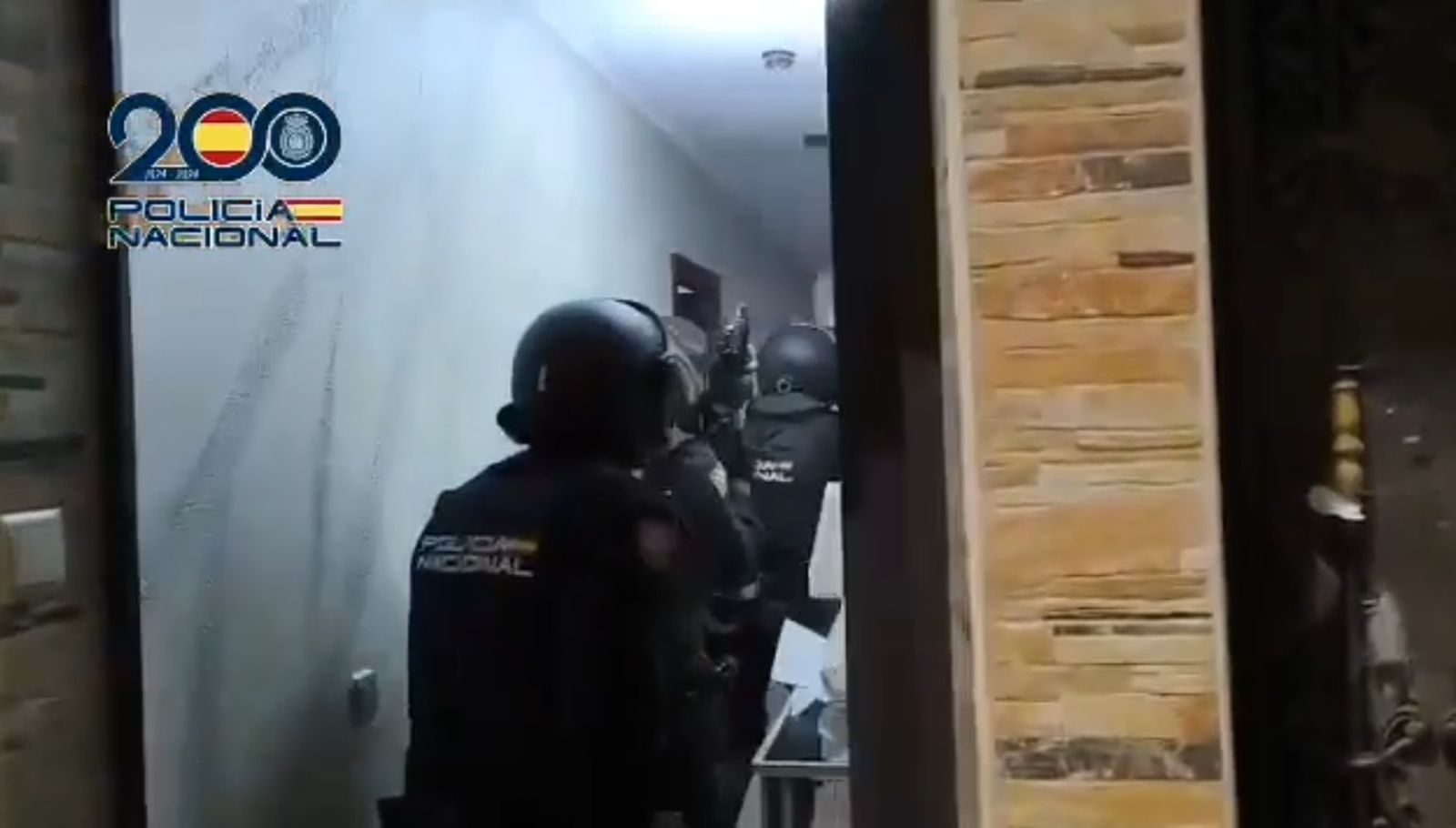 FOTOGALERÍA | Detenciones y registros en Ceuta: más imágenes de la Policía Nacional en la 'Operación Roble' FOTOGALERÍA | Detenciones y registros en Ceuta: más imágenes de la Policía Nacional en la 'Operación Roble'