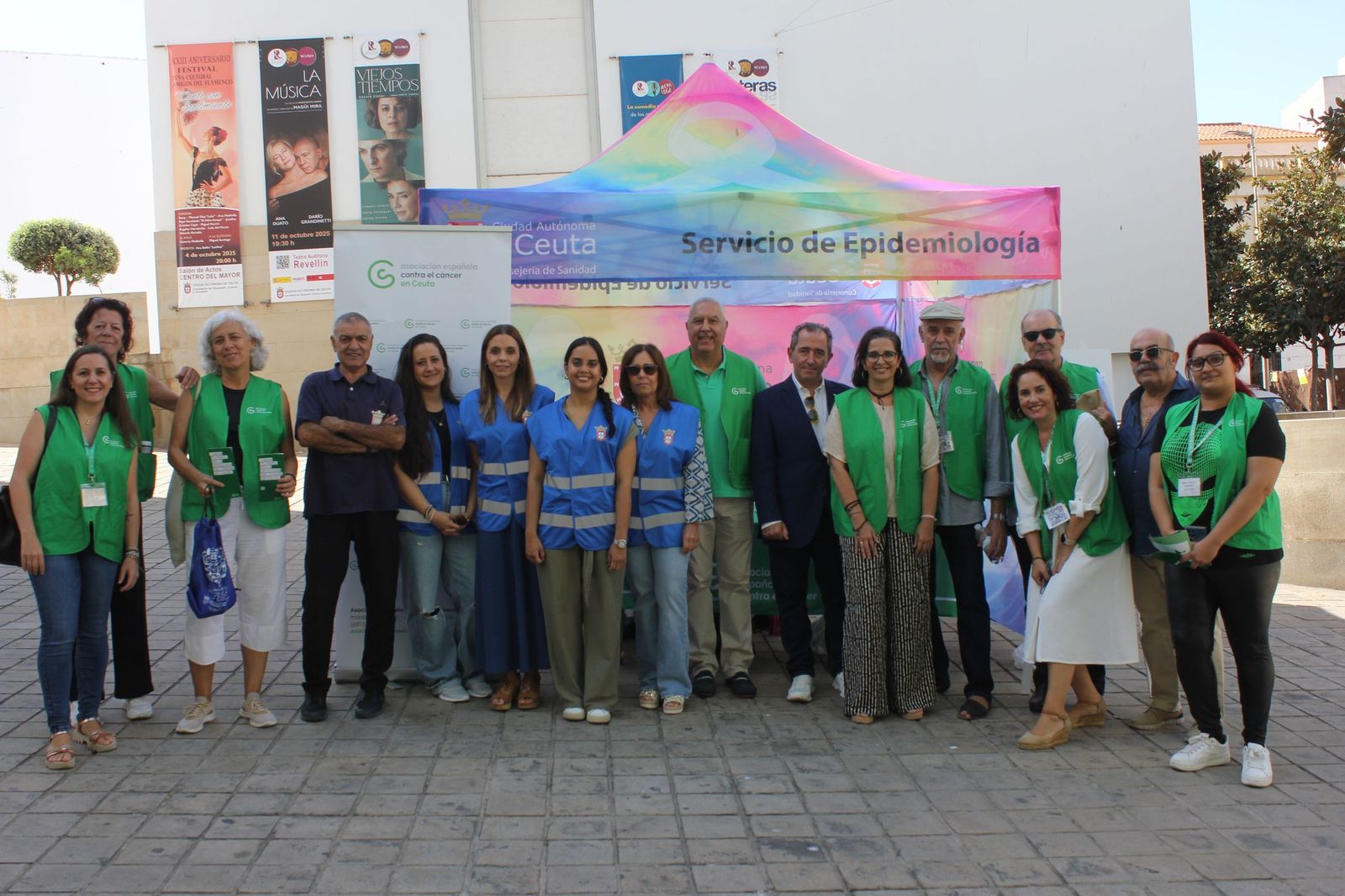 Foto de familia del stand de la Ciudad Autónoma.