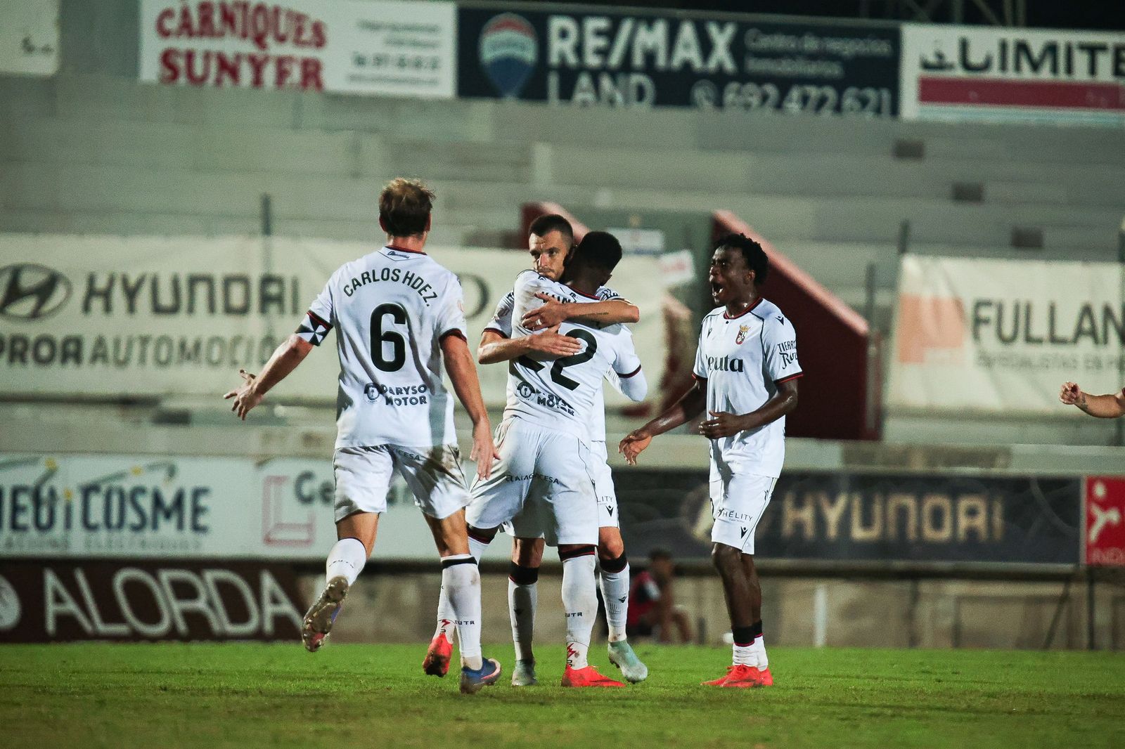 Victoria poco convicente del Ceuta ante el Poblense (1-2) para avanzar en Copa