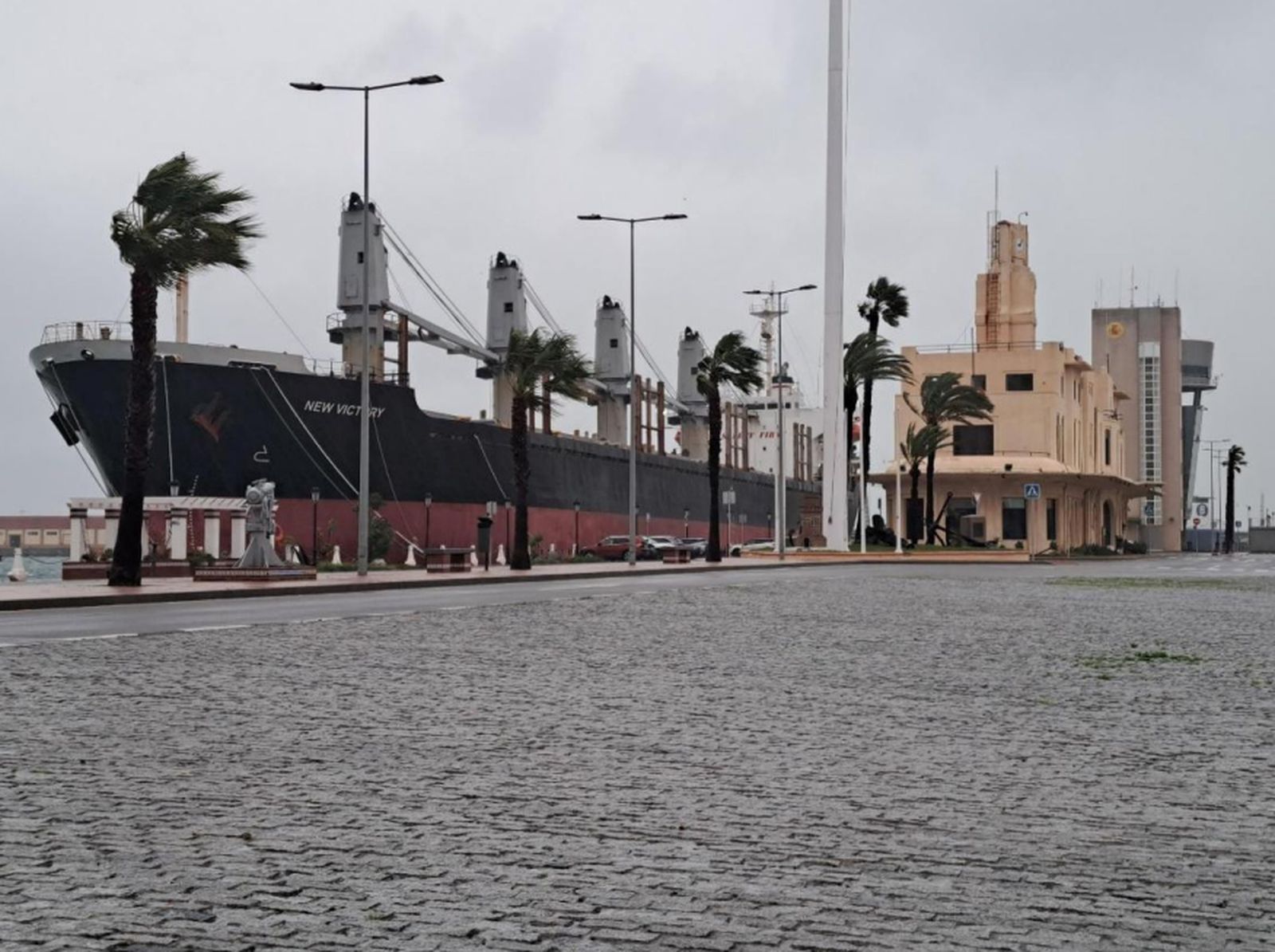 El "New Victory", atracado a puerto