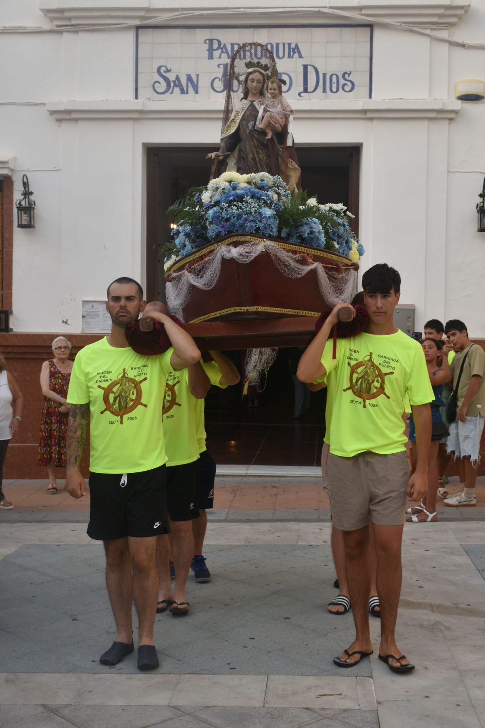 La Virgen del Carmen del Puerto encandila la barriada de Villajovita
