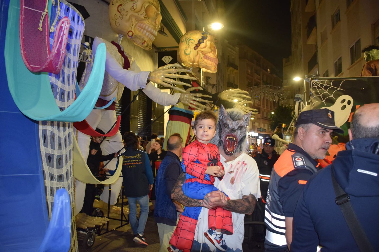 Ceuta se llena de huesos y risas en un Halloween de risas Ceuta se llena de huesos y risas en un Halloween de risas