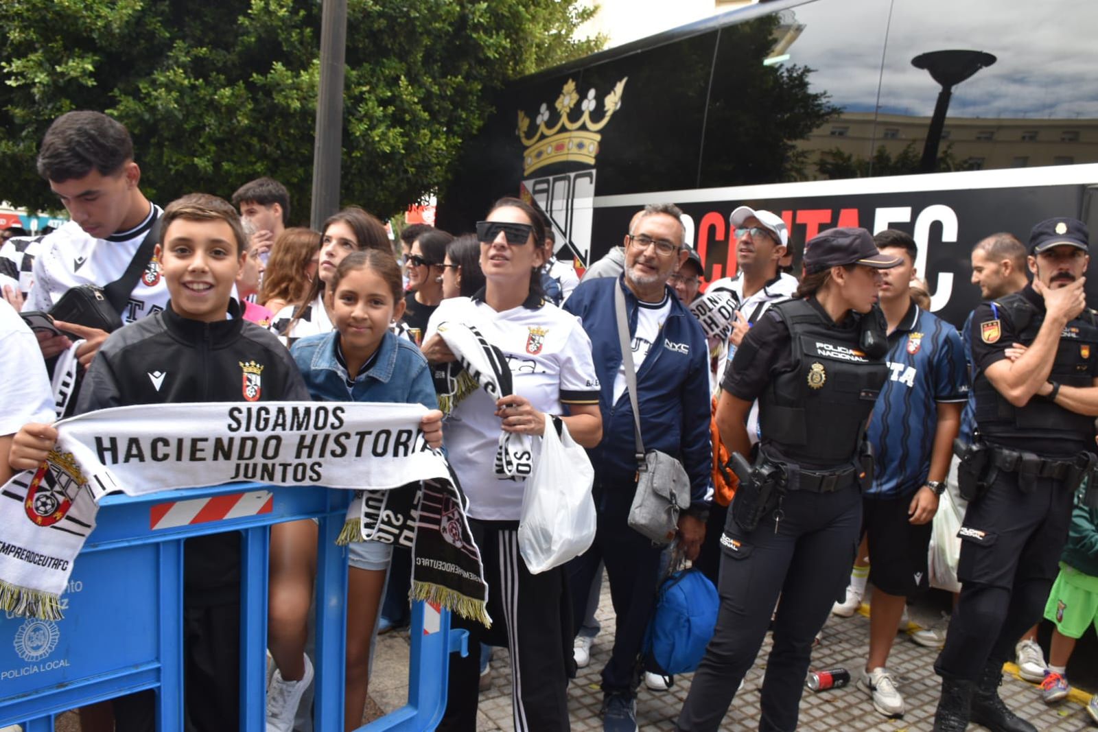 Centenares de ceutíes visitaron Cádiz para ver el partido Centenares de ceutíes visitaron Cádiz para ver el partido