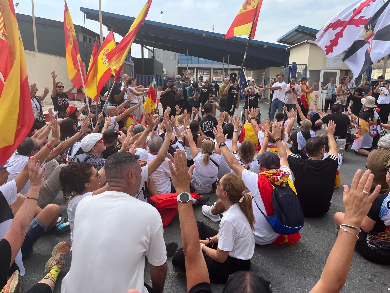 Ceuta vuelve a echarse a las calles para recordar que "Un caballa nunca se rinde"