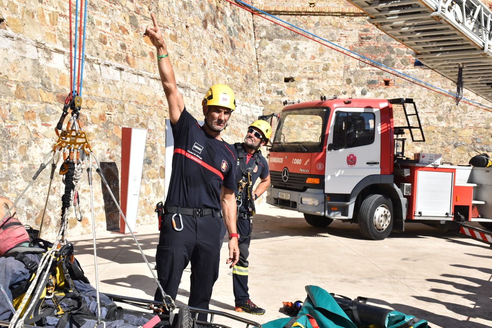 Bomberos de toda España protagonizan en Ceuta una jornada técnica y de formación práctica en rescates