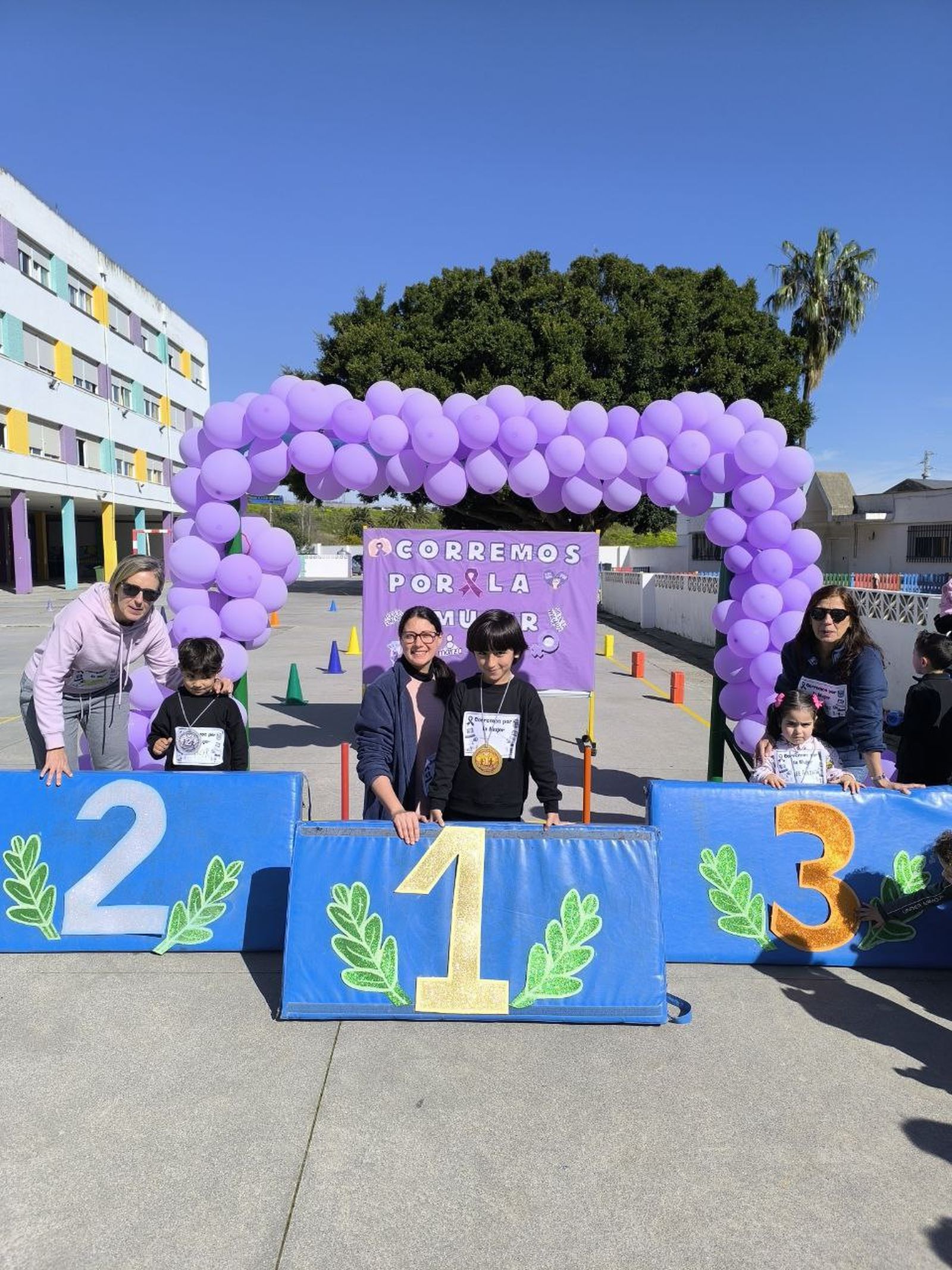 El 'Rey Juan Carlos I' corre por la igualdad