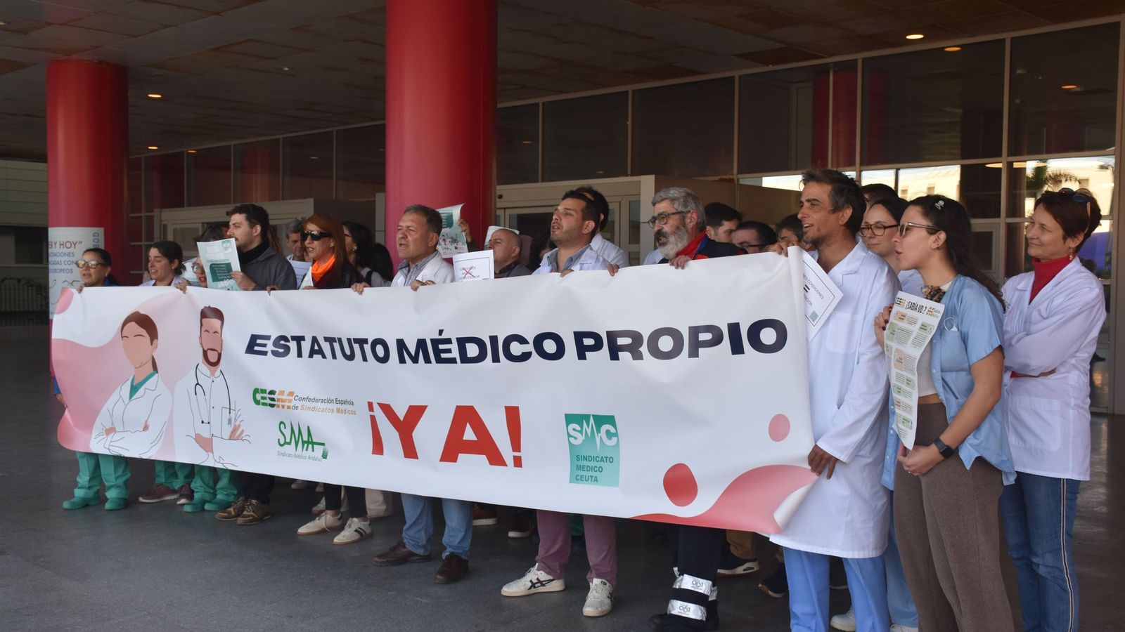 Concentración de médicos del HUCE celebrada este miércoles en el tercer día de huelga nacional