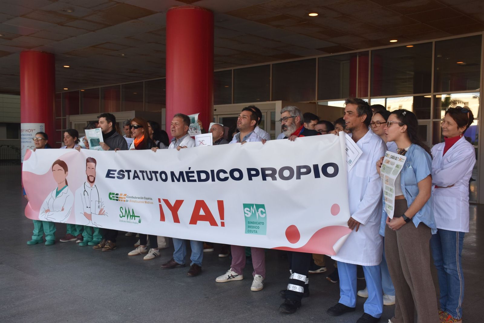Concentración de médicos del HUCE celebrada este miércoles en el tercer día de huelga nacional