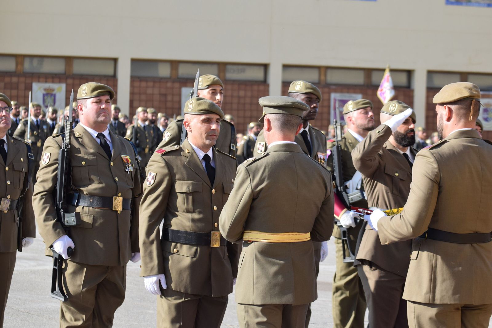 El Regimiento de Ingenieros 7 honra a San Fernando en una solemne parada militar en El Jaral
