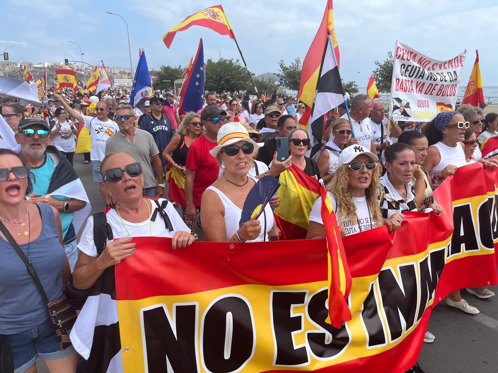 Ceuta vuelve a echarse a las calles para recordar que "Un caballa nunca se rinde"