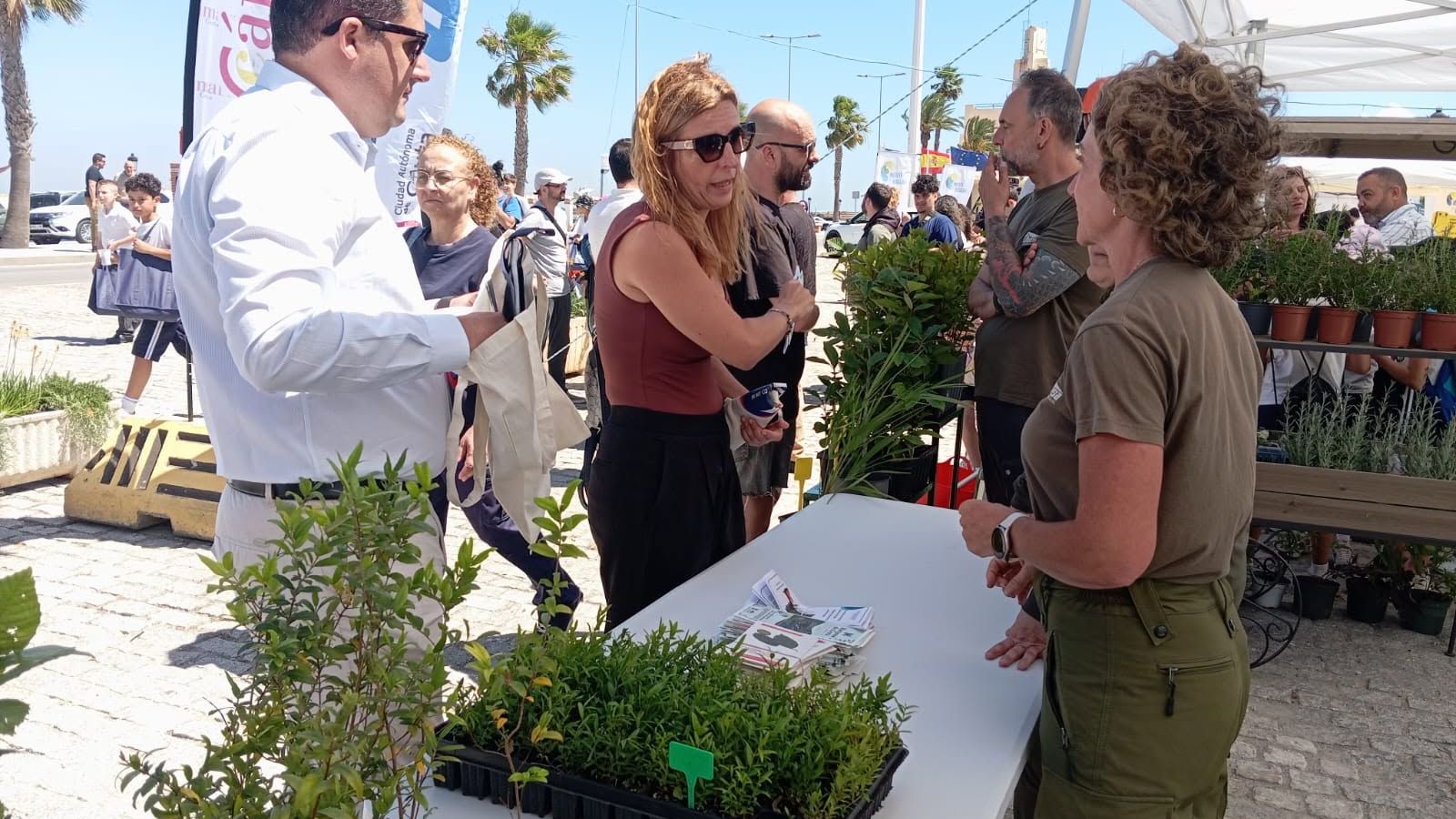 El consejero de Medio Ambiente y la directora general del área, visitan la Feria del Medio Ambiente el pasado viernes