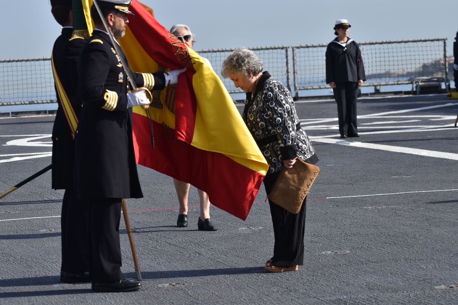Emotiva jura de bandera a bordo del 'Castilla'