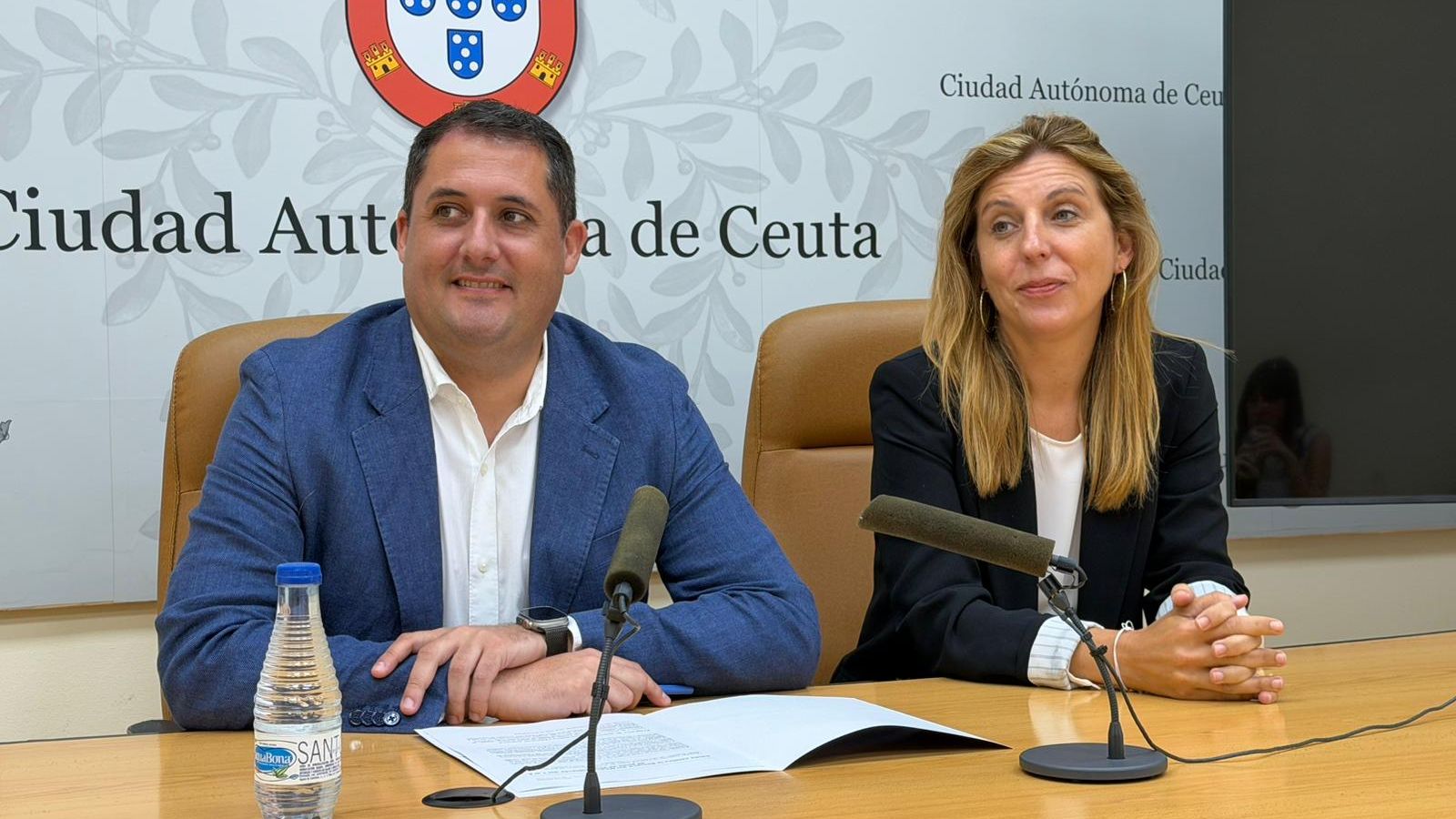 Ramírez y Zafra durante la rueda de prensa en el Palacio Autonómico