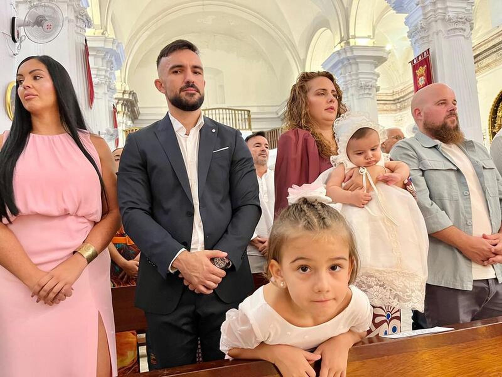 Melissa, José y Teresa reciben el sacramento del bautismo