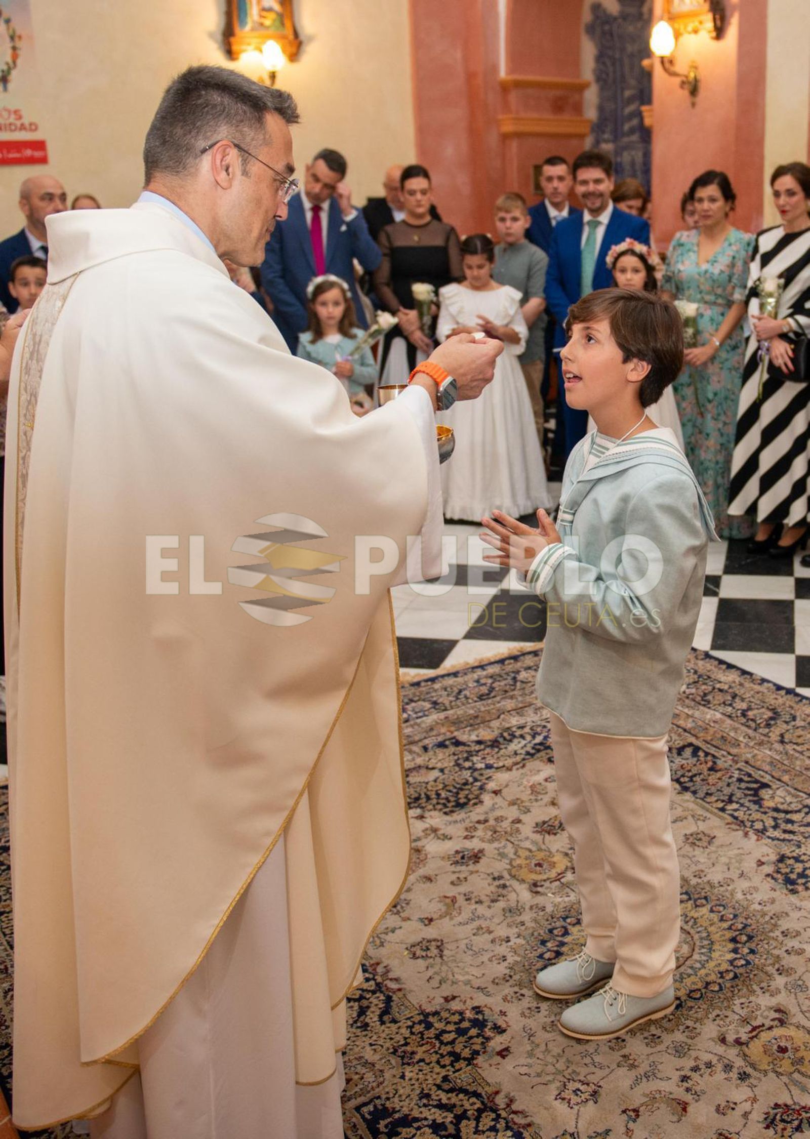 Comuniones en la Iglesia de Nuestra Señora de los Remedios