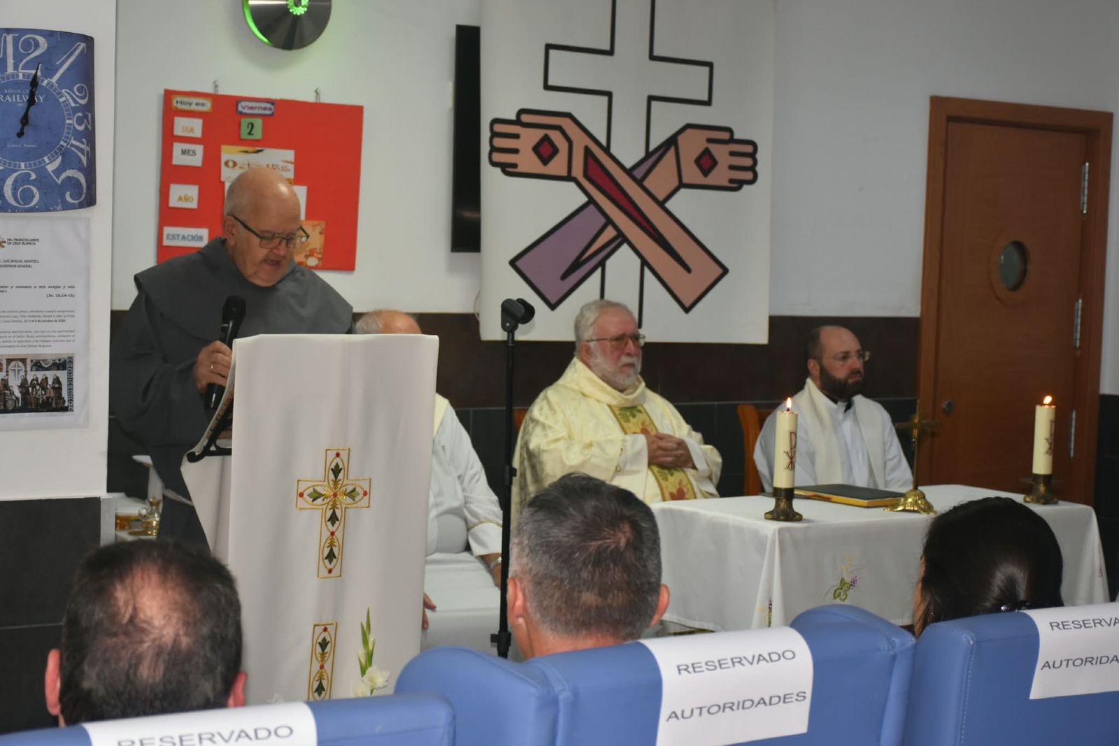 Misa en la residencia de Cruz Blanca en honor a su patrón, San Francisco de Asís
