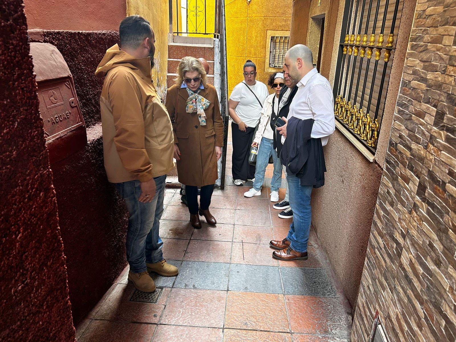 El PSOE de Ceuta visita Pasaje Recreo y denuncia su abandono y el de sus vecinos