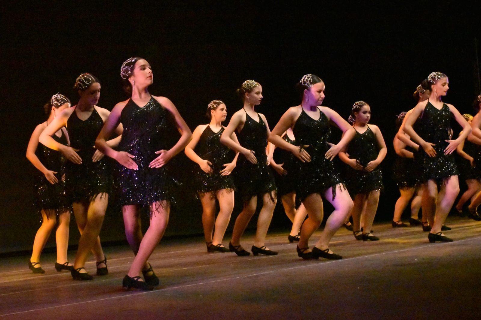 Más de cien bailarinas convierten el Revellín en un escenario de emoción y talento