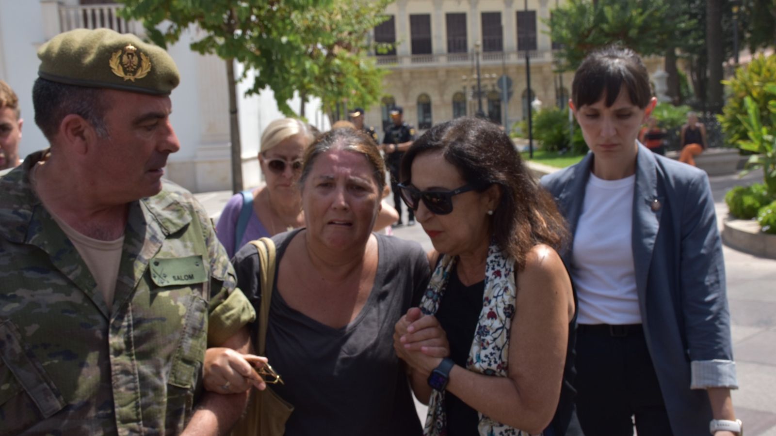 África y Margarita Robles, antes de la visita de la ministra a la Comandancia