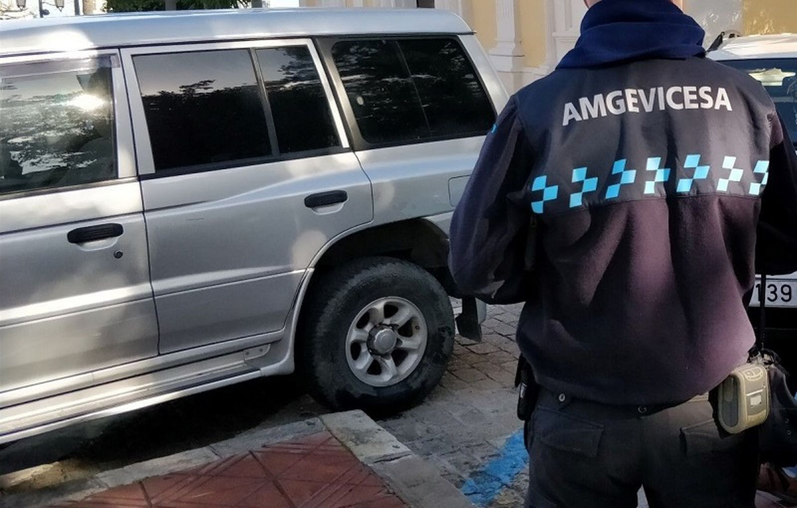 7552_1188_3690_amgevicesa-trabajador-zona-azul