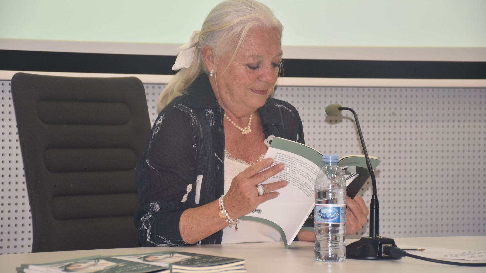 Presentación del poemario 'La niña de los ojos tristes', de Nerea Martos