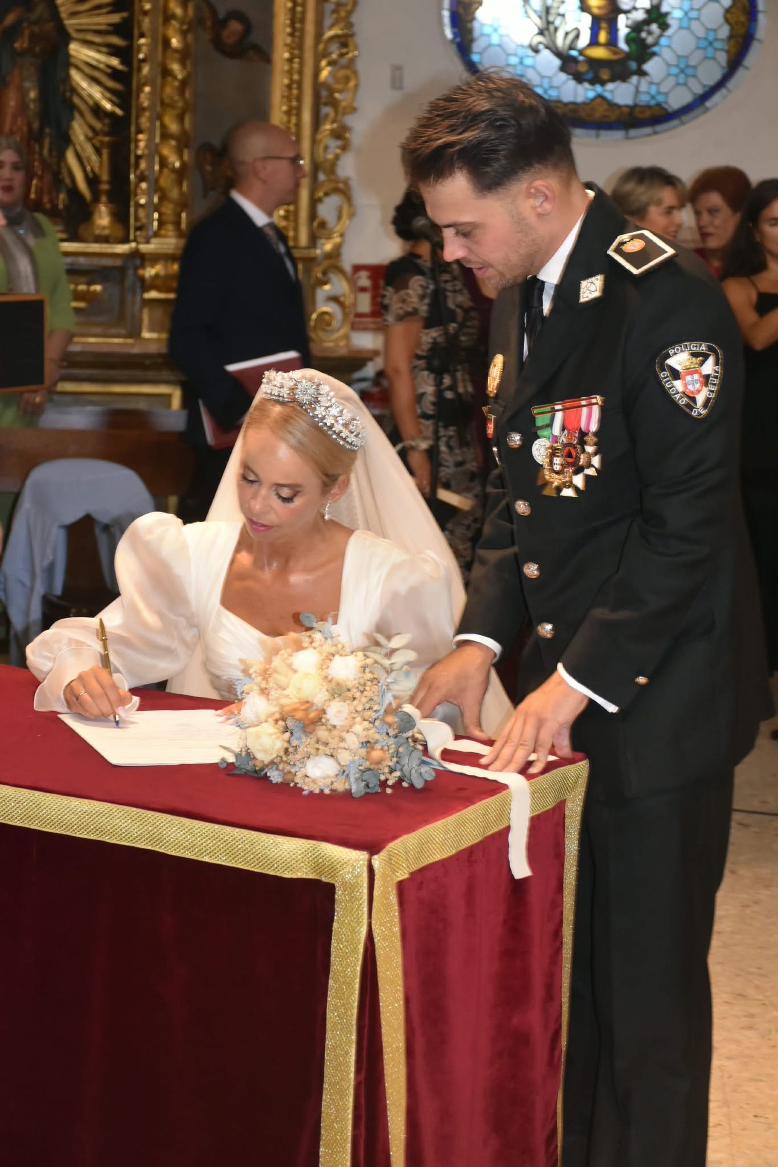 Alejandro y Tamara se dan el "sí quiero" ante la Virgen de África