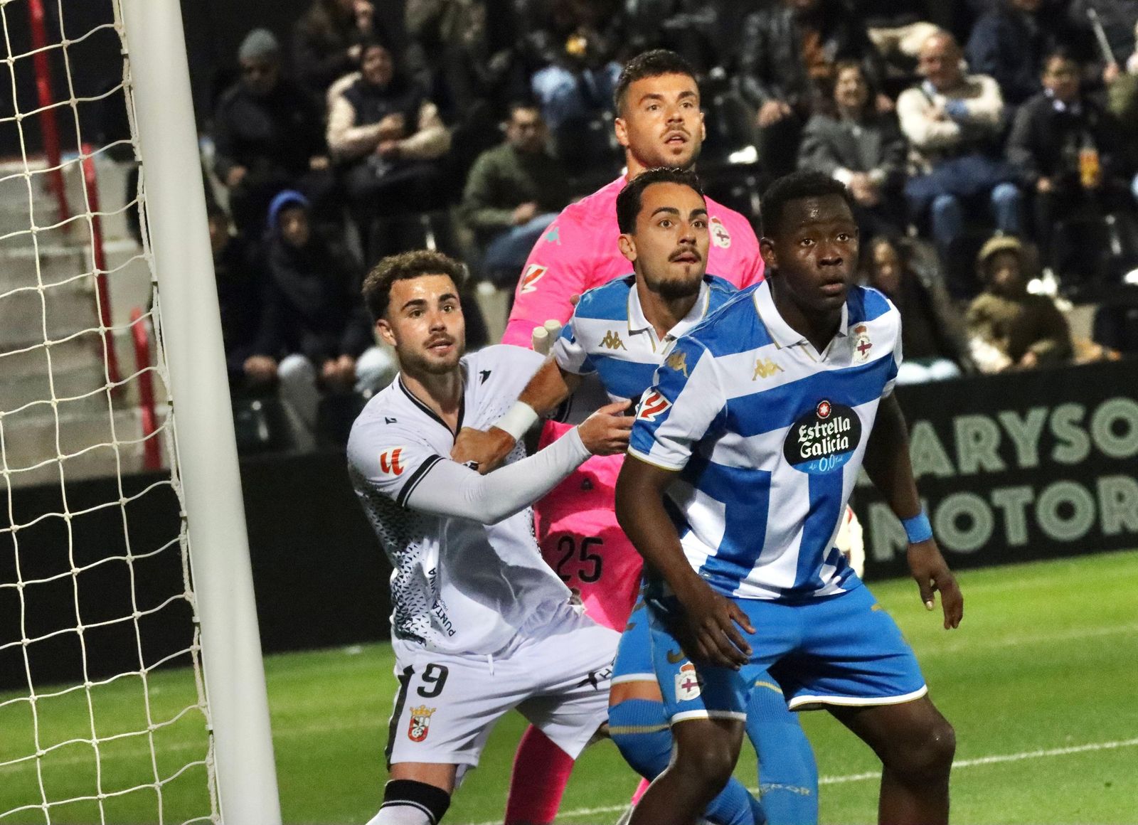 Las imágenes del partido entre la AD Ceuta y el Real Club Deportivo (X-X)