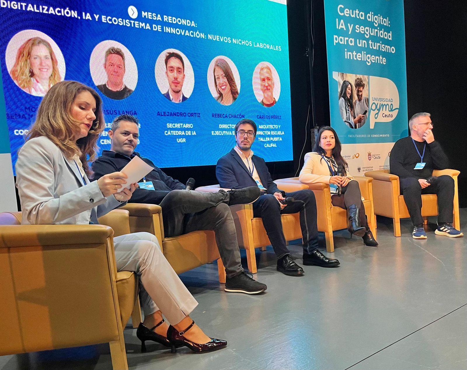 Mesa redonda sobre los nichos laborales que abren los procesos de digitalización y la inteligencia artificial