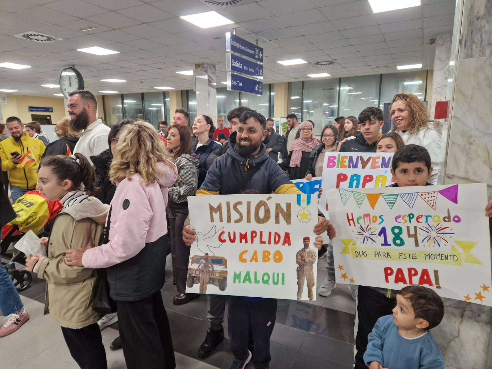 FOTOGALERÍA | De Irak a los brazos de su gente: fotogalería del regreso de la COMGECEU